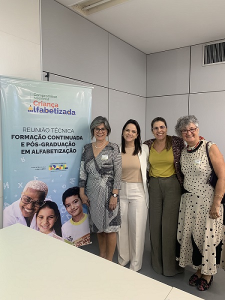 Ceale participa de Reunião Técnica da Formação Continuada e Pós-Graduação em Alfabetização do MEC e CAPES