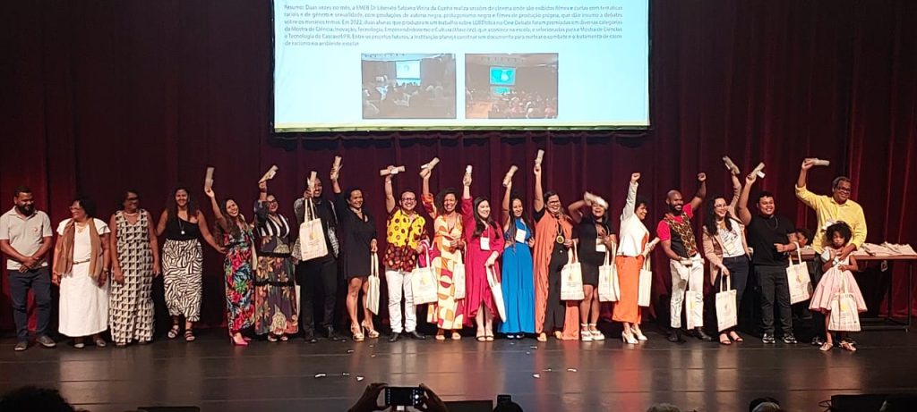 Professora da UFMG e integrante do GPELL/CEALE  é finalista em prêmio nacional de equidade racial e de gênero