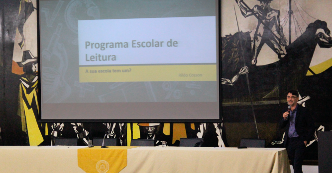 'Leituras em Conexão' tem primeiro encontro na FaE
