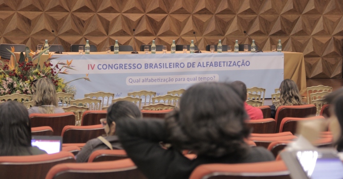 IV Congresso Brasileiro de Alfabetização movimenta debates sobre problemas e avanços no ensino da leitura e escrita