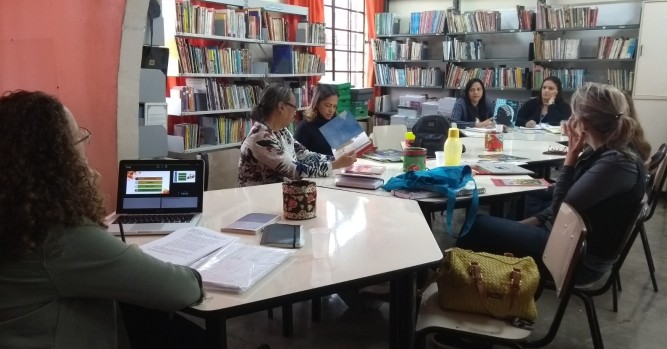 Leituras em Conexão tem encerramento de curso na Faculdade de Educação