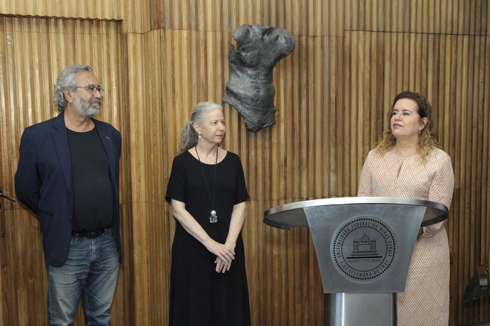 Professora Carla Coscarelli é nova diretora da Editora da UFMG